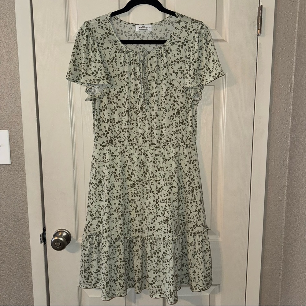 Kaileigh Green Floral Midi Dress - Picture 2 of 8